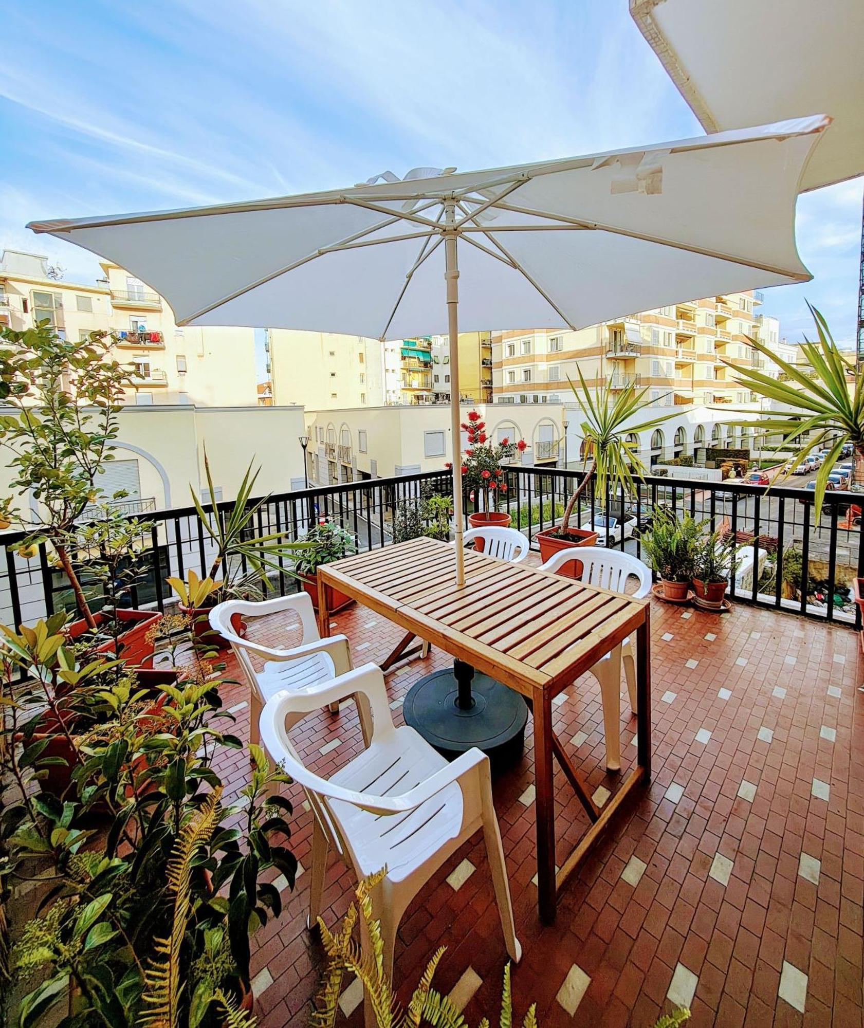Foce24 - City Garden - Imperia Luaran gambar